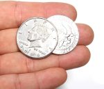 Generic 1 Special Butterfly Magnetic Coin Magic Trick Accessory for Stage and Street Magic, Ages 6+, Includes 1 Trick and Online Tutorial - Imagen 4