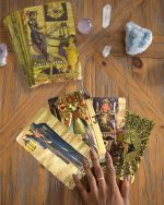 Waite Gold Foil 78 Piece Classic English Tarot Deck with Guide PVC Waterproof Design Medieval Style - Imagen 7