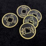 Fantasma de monedas chinas (escenario) Trucos de magia de monedas de 55 mm para producción de monedas grandes, accesorios mágicos, mago, parlar, escenario, ilusiones, accesorios - Imagen 3