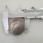 Antique Crafts USA 1964 Silver Dollar Silver Plated Brass #2111 - Imagen 4
