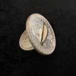 MOMOMAGE Coin Through Coin Magic Tricks Walking Freedom Half Dollar Through Dollar Morgan Magic Close Up Illusions Gimmicks Mentalism Props - Imagen 2