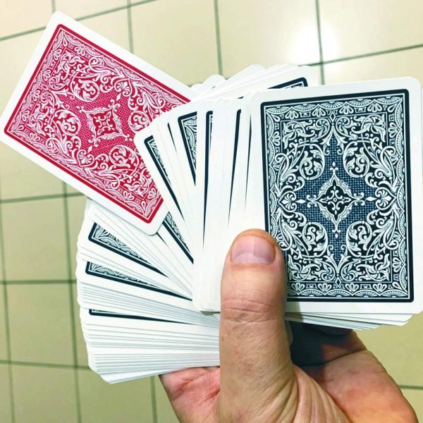 Color Changing deck with explaining video for your easy understanding Collectible Magic Tricks