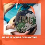JBL Clip 5, Ultra Portable Pro Sound, Redesigned Carabiner, Up to 12 Hours Playtime plus 3 Hours with Reinforced Playtime, Waterproof and Dustproof - Imagen 3