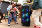JBL PartyBox Ultimate Portable Party Speaker with JBL Original Pro Sound, Splashproof to IPX4, Multi-Dimensional Light Effects, Black - Imagen 5