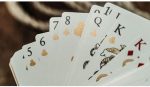 SOLOMAGIA Luxury Seafarers: Admiral Edition Playing Cards by Joker and The Thief - Imagen 4