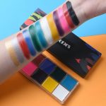 URAQT Body and Face Paint, 12 Colors Safety Non-Toxic Face Paint, Face Painting Kit with 30 Templates 2 Brushes, Makeup Paint for Children Halloween Parties Cosplay - Imagen 3