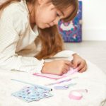 Janod Stationery Set - Stickers, 1 Notebook 24 Pages, 3 Pads of Sticky Notes, 1 Pencil, Masking Tape, 1 Ballpoint Pen, 1 Eraser-Creative Leisure - From 6 Years-J08940 (JURATOYS J08940) - Imagen 3