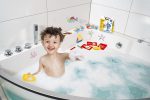 Eberhard Faber 524116 16 Piece Kids Bath Set with Bath Crayons, Bath Colors, Stencils, Sponge, Crackling Baths, Bath Fun Box - Imagen 4
